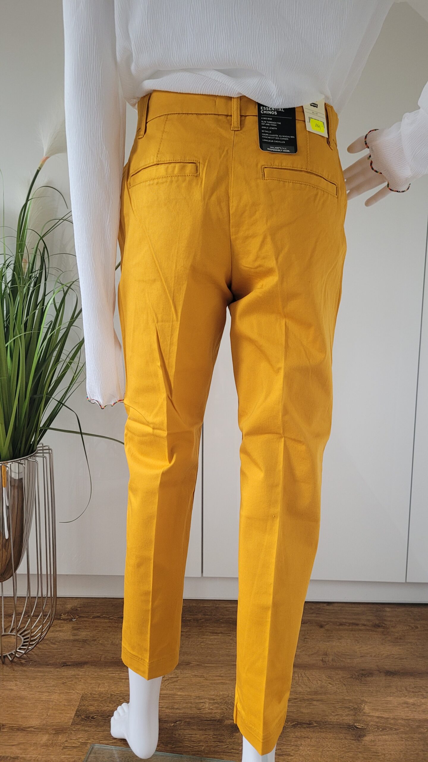 Spodnie damskie materiałowe chinosy żółte Levi's 26/27 - obrazek 3