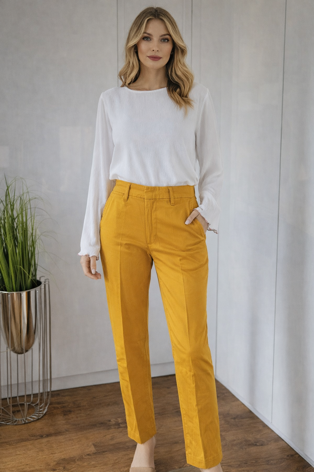 Spodnie damskie materiałowe chinosy żółte Levi's 26/27