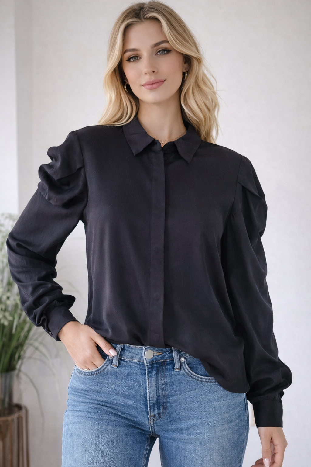 Elegancka koszula damska bawełniana z lekkimi bufkami czarna S/M