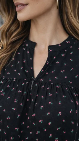 Elegancka bluzka damska z długim rękawem czarna kwiecista S